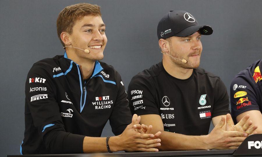 George Russell (în stânga) îi ia locul lui Bottas la Mercedes Final de telenovelă: Bottas pleacă de la Mercedes și a semnat cu noua echipă + cine va fi colegul lui Hamilton