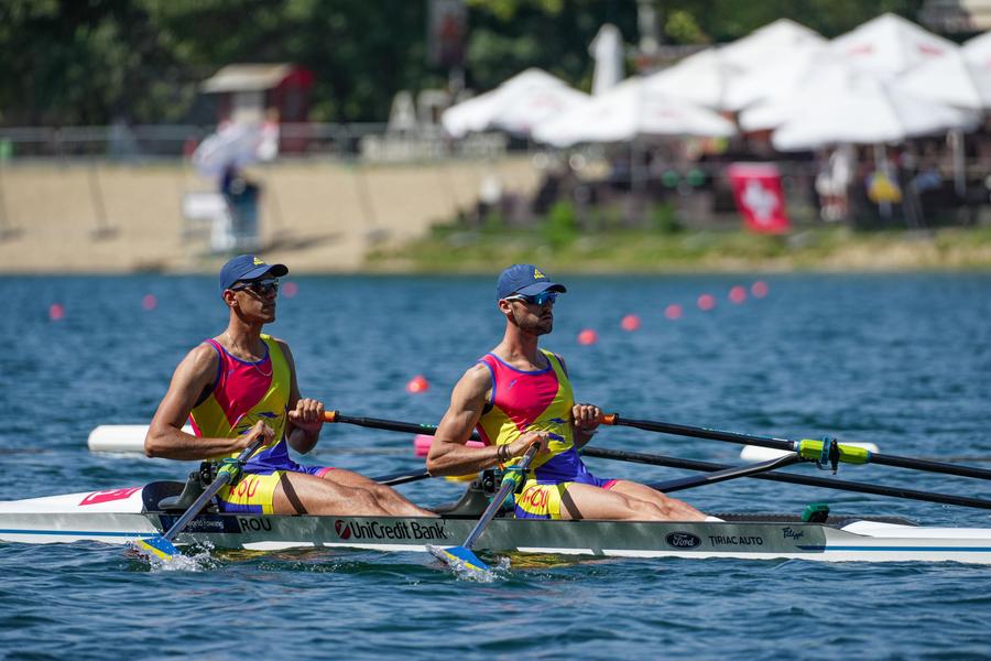 Florin Arteni și Ciprian Tudosă în acțiune FOTO Balint Czucz Photography Încă un pas spre finale pentru bărcile „tricolore” la Campionatele Mondiale de canotaj de la Belgrad