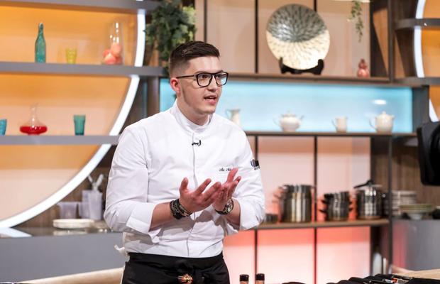 Bucătarul de numai 18 ani care la numai 14 ani gătea pentru Kylian Mbappe și Karim Benzema l-a făcut pe Cătălin Scărlătescu să îi dea „Cuțitul de Aur”: „Mi-au plăcut culorile”