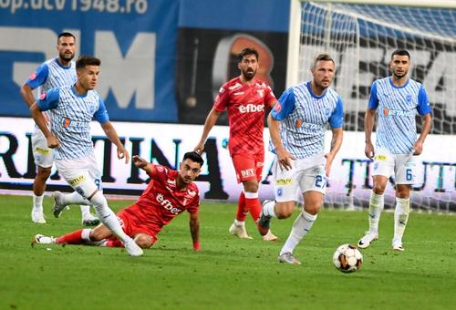Jasmin Kurtic, cu numărul 27, în CSU Craiova - UTA Arad. 
Foto: Imago