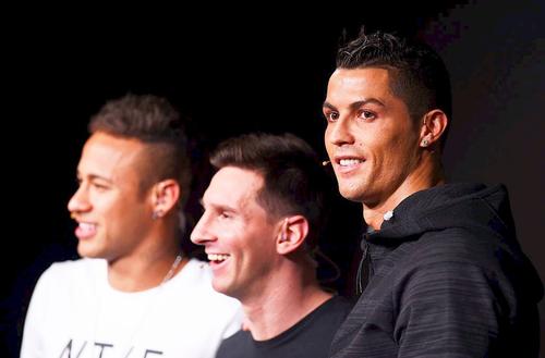 France Football a anunțat lista celor 30 de finaliști din cursa pentru Balonul de Aur.