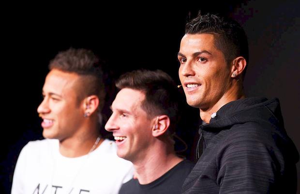A fost publicată lista celor 30 de finaliști în cursa pentru Balonul de Aur » Marele favorit la pariuri + moment istoric: Ronaldo, ignorat după 20 de ani