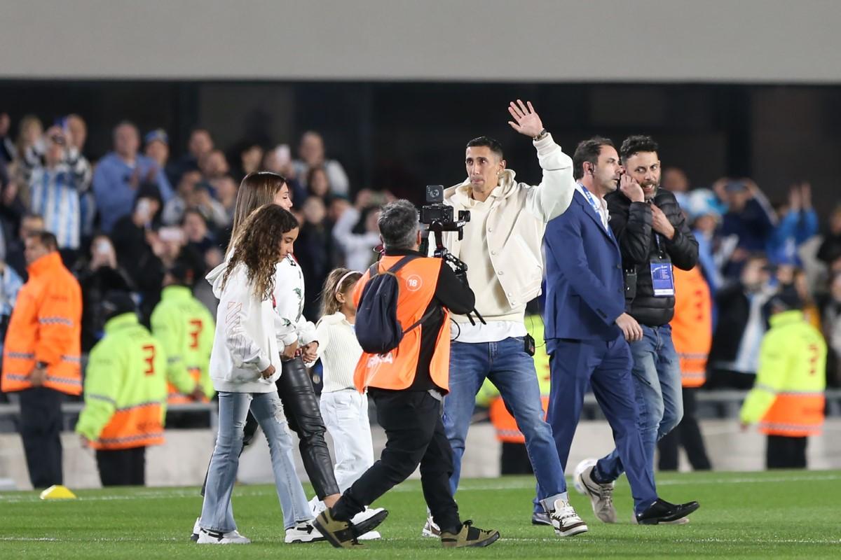 „Acum sunt doar un suporter” » Angel Di Maria, retragere în lacrimi de la naționala Argentinei, chiar înainte de 3-0. Mesajul video de la Leo Messi