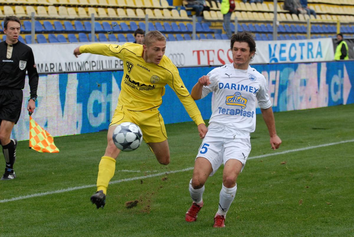Nume uriașe la meciul de retragere al lui Mihai Roman » Interviu de impact cu internaționalul trecut pe la FCSB și Rapid: „M-au prins sub un camion în Belgia și trimis acasă!”