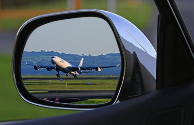 Mașină vs. Avion: Avantajele și dezavantajele vacanțelor pe patru roți