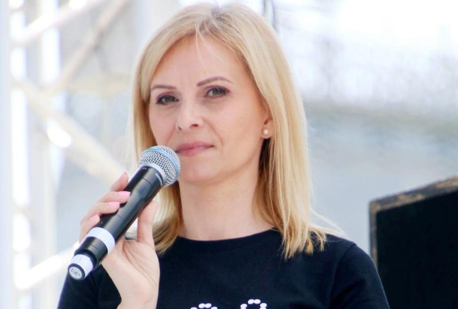 Alina Alexoi // sursă foto: Facebook Jurnalistă TVR, consilieră a lui Mihai Covaliu, suspendată de FIG după ce a insultat-o pe Ana Maria Bărbosu: „Jeg de om!”