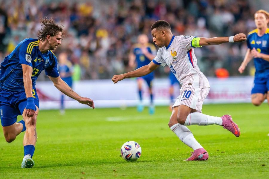 Kylan Mbappe n-a lipsit de pe lista marcatorilor Franței în meciul cu Ucraina de la Wroclaw / Foto: Imago Kylian Mbappe l-a egalat pe Thierry Henry în topul golgheterilor Franței: „Este o nebunie, dar îmi place!”
