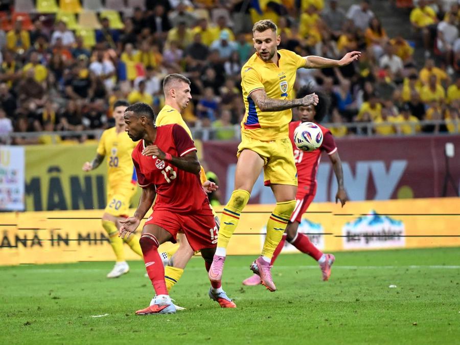 Denis Drăguș în meciul România - Canada / foto: Imago În primăvară nu l-a vrut la FCSB pe internaționalul român, acum se ia de el: „Nu e normală atitudinea asta”