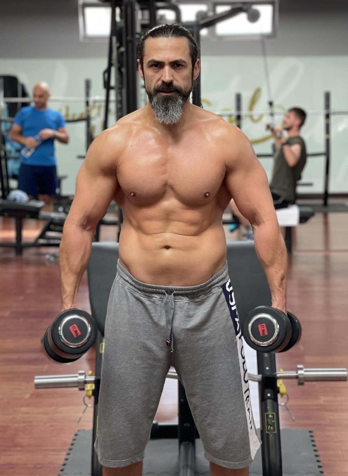Antrenor cu 20 de ani de experiență în fitness: „90% dintre influencerii de health nu sunt curați!” + Care e „cel mai puternic aliment”