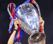 Antrenorul lui PSG, Luis Enrique, ridicând Liga Campionilor, după finala (5-0) cu Inter / Foto: Imago