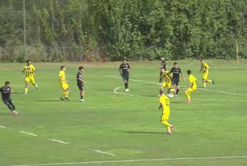 FC Dinamo joacă în galben, CS Dinamo în negru