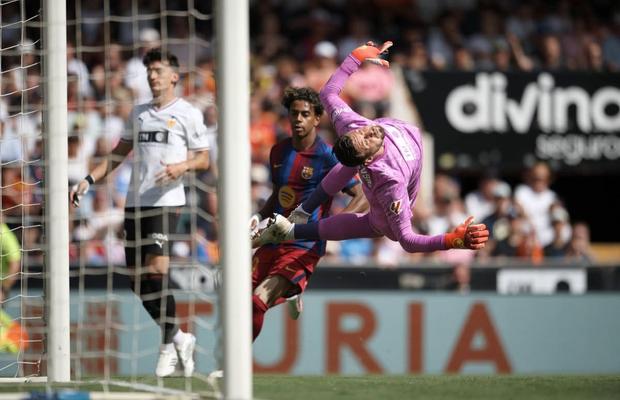 Valencia - Barcelona: UMILINȚĂ pe „Mestalla”. Clasamentul în La Liga