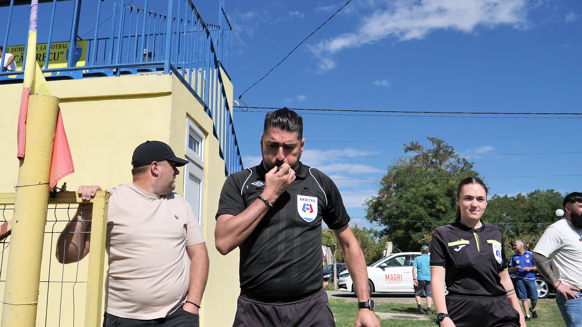 „Era să ne bage mortu-n casă înainte de final!”. Cum arată o duminică în Liga 6 Prahova: ședință aprinsă în vestiar, imnul și „Dragonul”