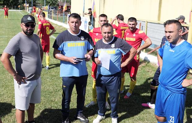 „Era să ne bage mortu-n casă înainte de final!”. Cum arată o duminică în Liga 6 Prahova: ședință aprinsă în vestiar, imnul și „Dragonul”