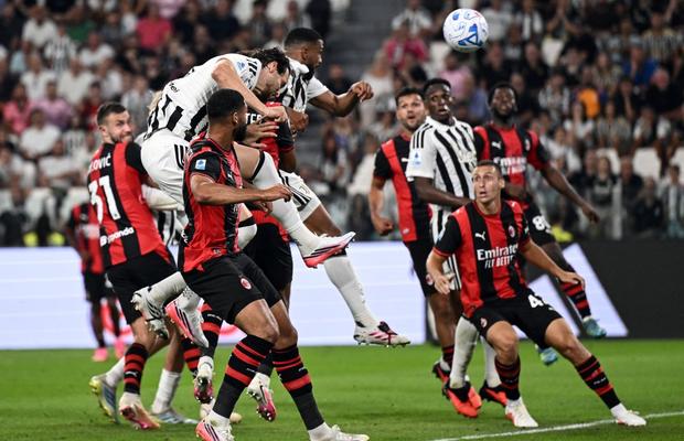 Avantaj pentru Chivu » Juventus și AC Milan s-au încurcat reciproc în derby-ul etapei #3 din Serie A