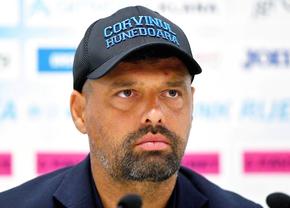 Florin Maxim, furios după Petrolul - Corvinul: „Zici că ne-am întâlnit să jucăm pe nisip!”