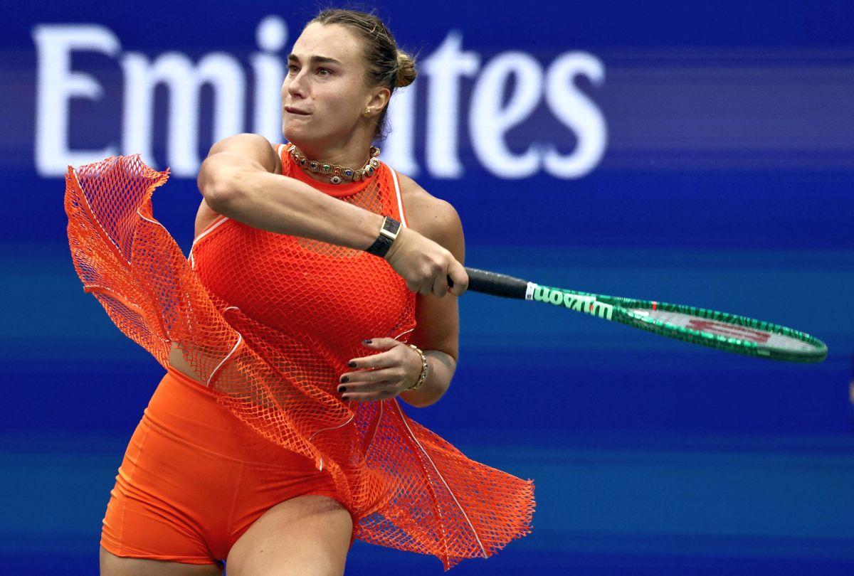 Aryna Sabalenka, ședință foto nonconformistă! A lăsat terenul de tenis pentru alt decor