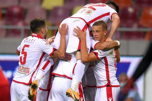 Dinamo a transferat 14 jucători