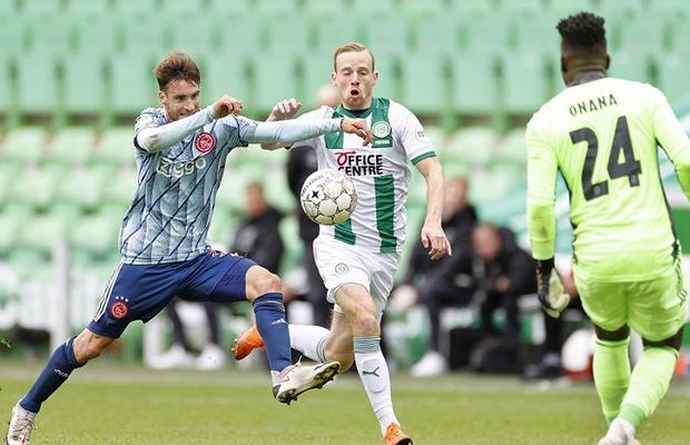 Gafă imensă la Groningen - Ajax » Televiziunea a pus în direct scandări antisemite!