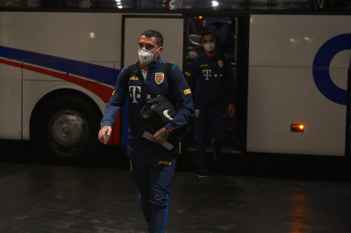 ISLANDA - ROMÂNIA. VIDEO+FOTO „Tricolorii” au ajuns în Islanda: test COVID-19 pe aeroport » Reporterii GSP au primele imagini de la sosirea delegației noastre