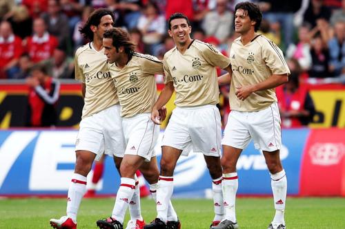 Ali Karimi, al doilea de la stânga la dreapta, alături de Roque Santa Cruz,  Roy Makaay și Michael Ballack // FOTO: Imago