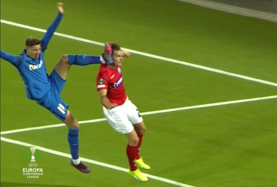 Faultul de penalty comis de David Miculescu în Silkeborg - FCSB Ce au vrut să facă? Tavi Popescu și David Miculescu au comis erori uriașe în Danemarca