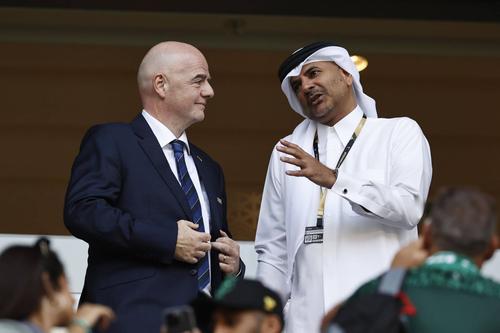 Începută timid de Joao Havelange, continuată creator de Sepp Blatter, globalizarea fotbalului este definitivată de actualul șef al FIFA, Gianni Infantino (stânga) FOTO Imago