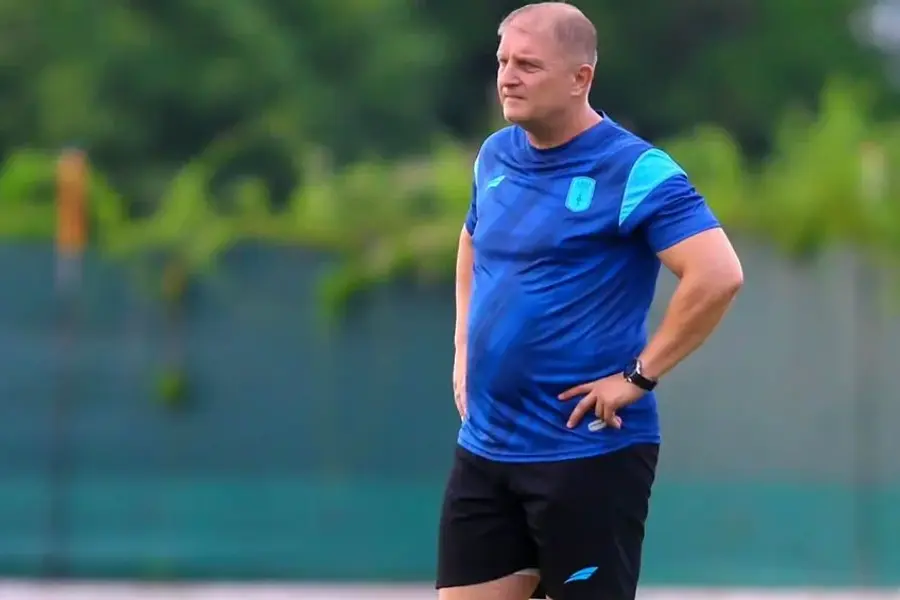 George Timiș, antrenorul lui Abha Ce debut! La primul meci pe banca lui Abha, George Timiș a obținut o remiză cu echipa lui Cristiano Ronaldo! Tătărușanu a gafat la un gol