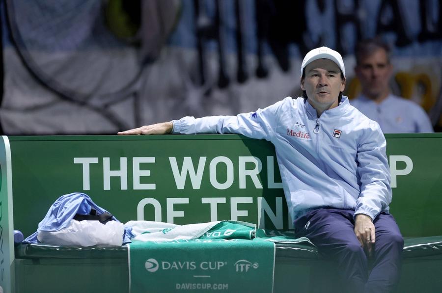 Guillermo Coria în postura de căpitan nejucător al Argentinei FOTO Imago Images Și-ar dori ca Rafa Nadal să își încheie cariera cu un trofeu în Cupa Davis