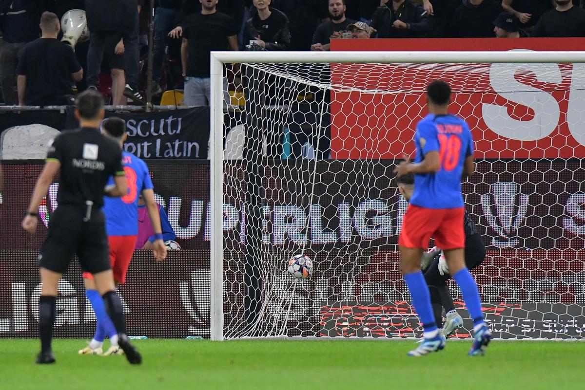 Victorie blondă » FCSB a ajuns în buza play-off-ului după succesul cu Buzău: Tavi Popescu a făcut show