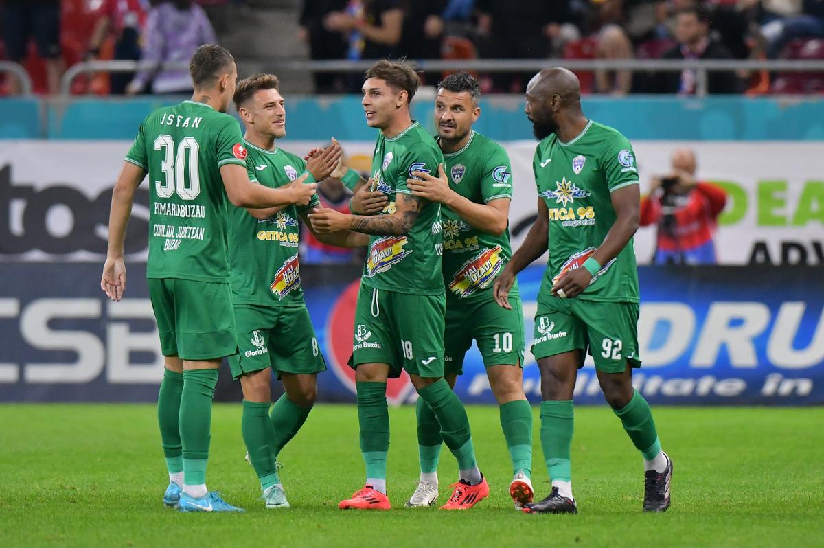 Victorie blondă » FCSB a ajuns în buza play-off-ului după succesul cu Buzău: Tavi Popescu a făcut show