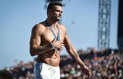 Portdrapelul de la Jocurile Olimpice, multiplu medaliat la înot, s-a alăturat unei echipe de handbal!