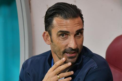 Elias Charalambous (44 de ani), antrenorul celor de la FCSB, a spus că victoria în fața celor de la Gloria Buzău, scor 3-2, din runda #12 din Superliga, îi este dedicată lui Mihai Lixandru (23), accidentat grav în partida cu PAOK Salonic (1-0).