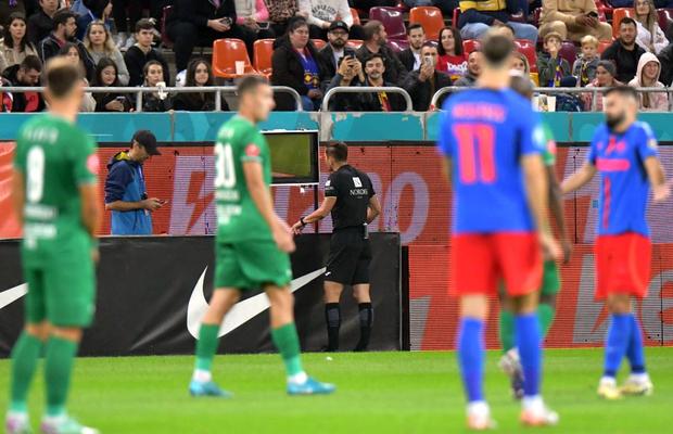 Penalty-ul dictat de Colțescu în FCSB - Gloria Buzău, anulat la VAR » Ce s-a întâmplat