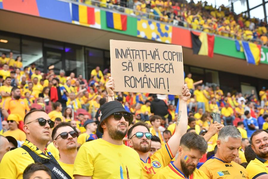 Fanii României FOTO: Cristi Preda 800, 4.000, milioane