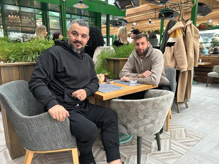 Impresarul lui Mihnea Rădulescu, Mihai Stan, îl reprezintă și pe portarul ”lupilor”, Lukas Zima. Foto: facebook Viitoarea „perlă” a fotbalului românesc?! ”Beleaua mică” de pe lista lui Dinamo și FCSB: ”Tata mi-a atras atenția să nu păcălesc fotbalul și nu mi-a zis niciodată un «bravo»” + Gestul amuzant după ce a dat mâna cu Hagi