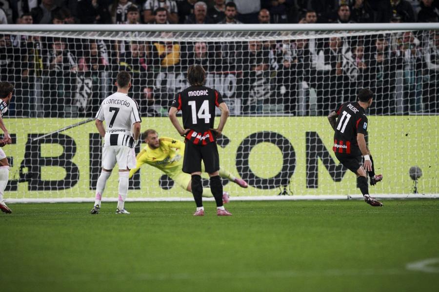 Christian Pulisic nu ratase până aseară decât un penalty din 14 executate în carieră / Foto: Imago Antrenorul Allegri nu s-a putut uita la penalty-ul ratat de Christian Pulisic: „Și doar i-am spus să nu dea cu latul!”
