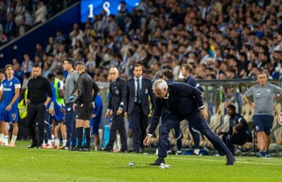 Haos la întoarcerea lui Jose Mourinho la Porto! Fanii fostei echipe l-au transformat într-o țintă vie