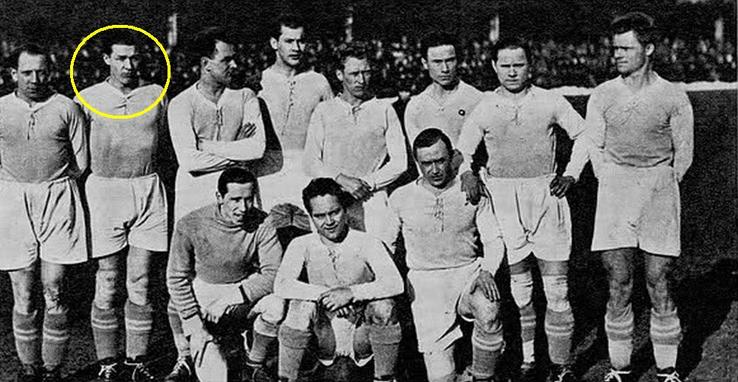 „Vilmoș” Possak (încercuit), în echipa celor de la Ujpest Budapesta, campioană în 1930 - 1931 Foto: magyarfootball.hu