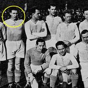„Vilmoș” Possak (încercuit), în echipa celor de la Ujpest Budapesta, campioană în 1930 - 1931 Foto: magyarfootball.hu