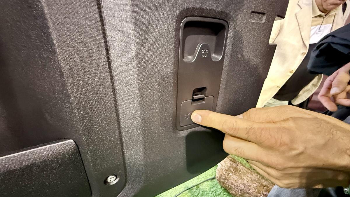 Chinezii accelerează pe piața auto din România » Noul model a fost lansat la Salonul Auto București!