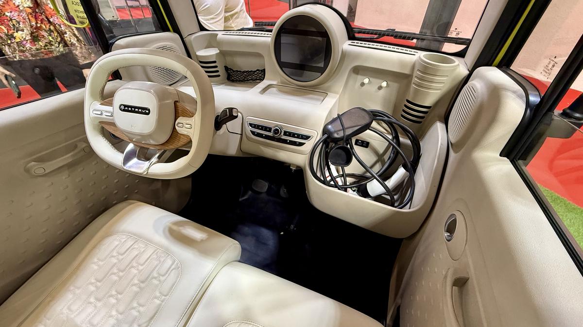 Mașina electrică Astraux AL6