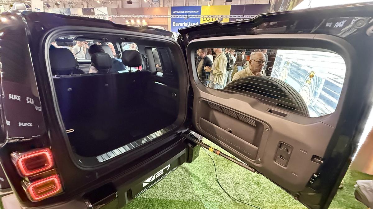 Chinezii accelerează pe piața auto din România » Noul model a fost lansat la Salonul Auto București!