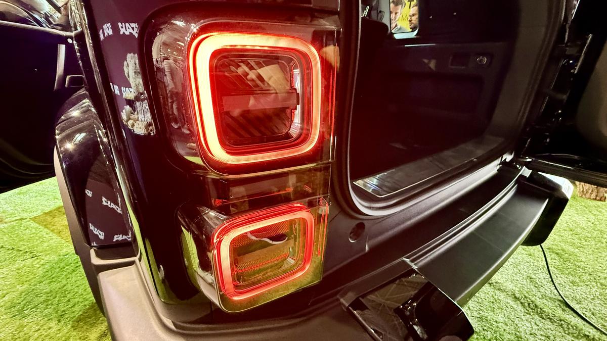 Chinezii accelerează pe piața auto din România » Noul model a fost lansat la Salonul Auto București!