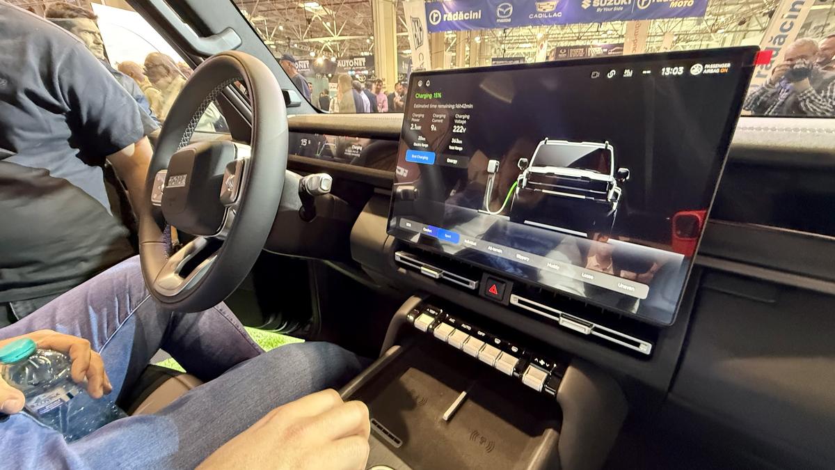 Chinezii accelerează pe piața auto din România » Noul model a fost lansat la Salonul Auto București!
