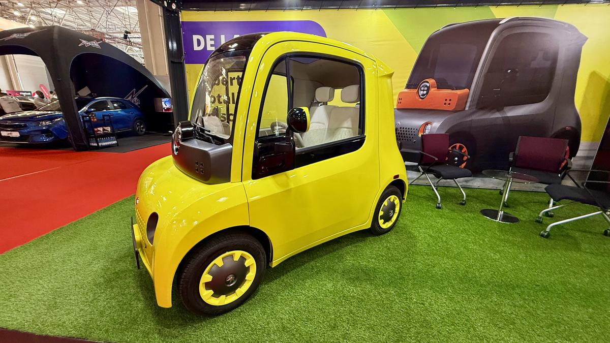 Mașina testată la -20 de grade se vinde la Salonul Auto București! Cine o poate conduce și cât costă