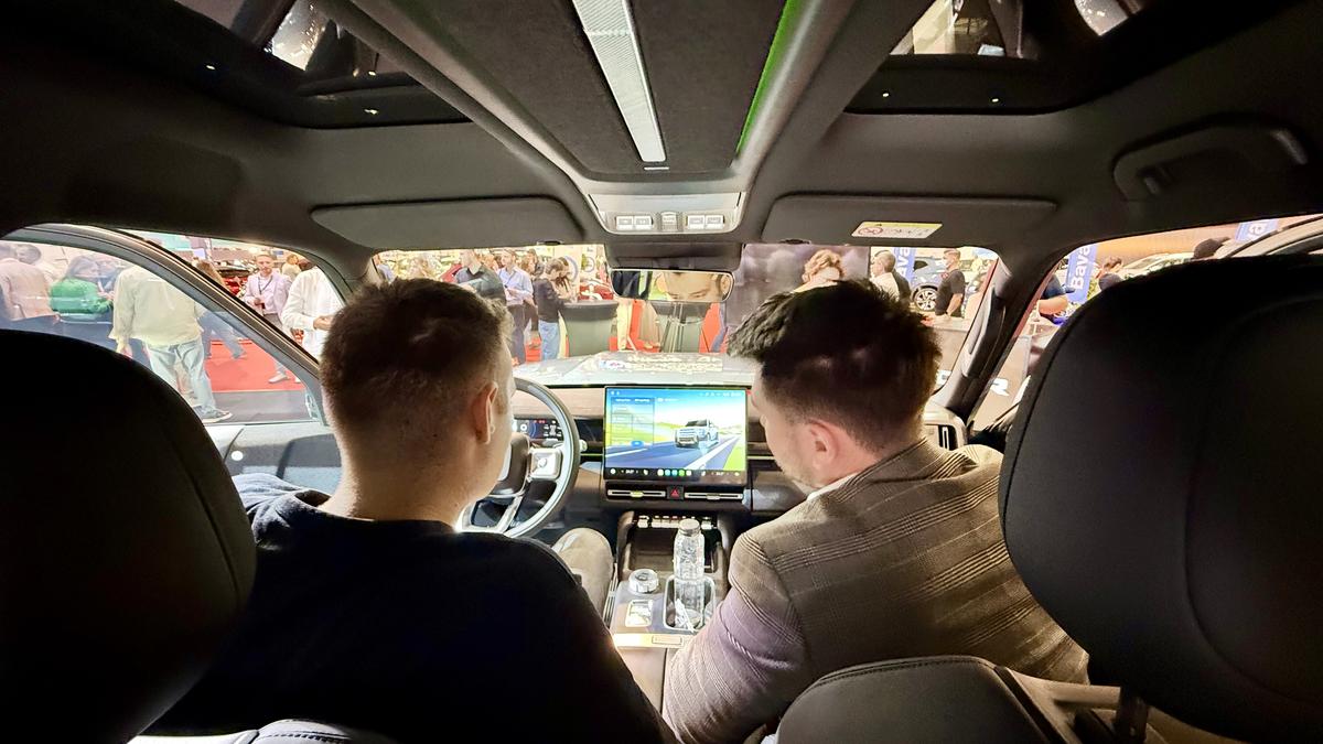 Chinezii accelerează pe piața auto din România » Noul model a fost lansat la Salonul Auto București!