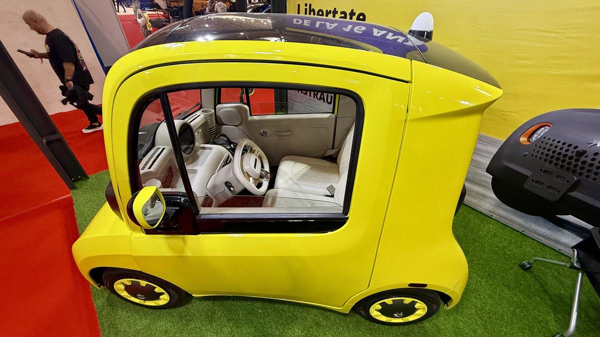 Mașina electrică Astraux AL6