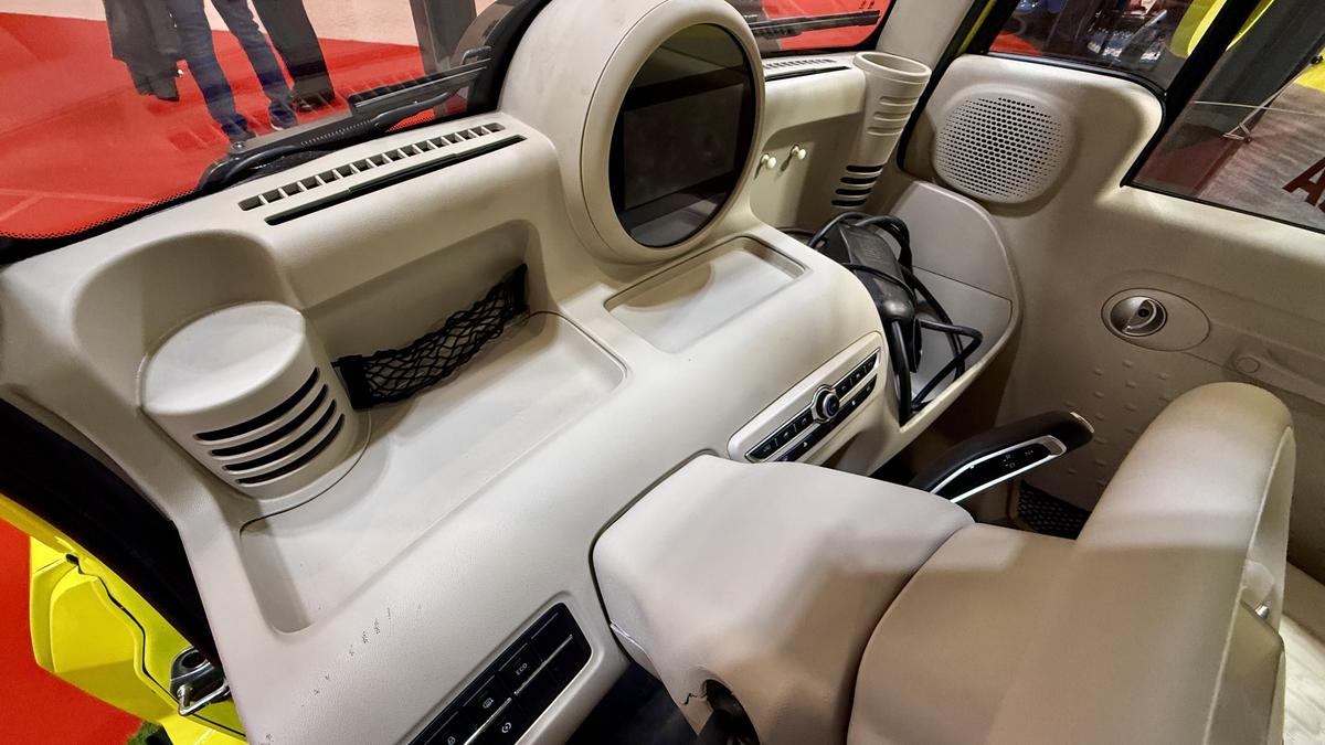 Mașina electrică Astraux AL6