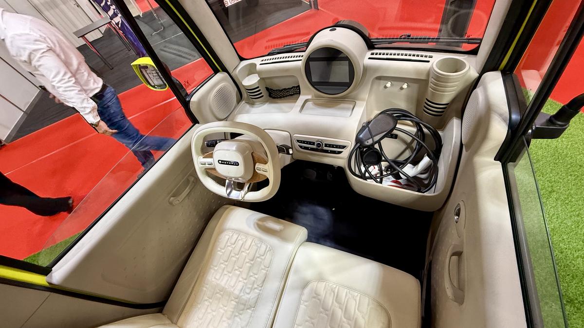 Mașina electrică Astraux AL6